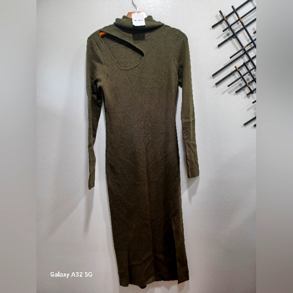 Forever 21 Cutout Turtleneck Sweater Dress Green size L NEW - Picture 2 of 7